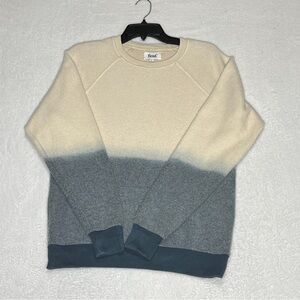 Feat Blanket Blend Women's Ombre Cream Blue Crew Neck Sweatshirt Size Small